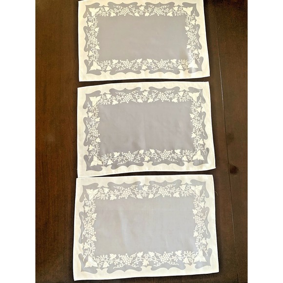 Unbranded Other - Unbranded Grape Vine‎ Placemats Set of 3 Grey White Scalloped Edge Home Decor